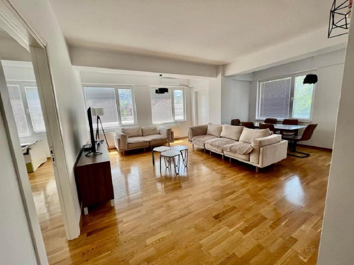 High-End Spacious Apartment Next To City Mall Skopje Extérieur photo
