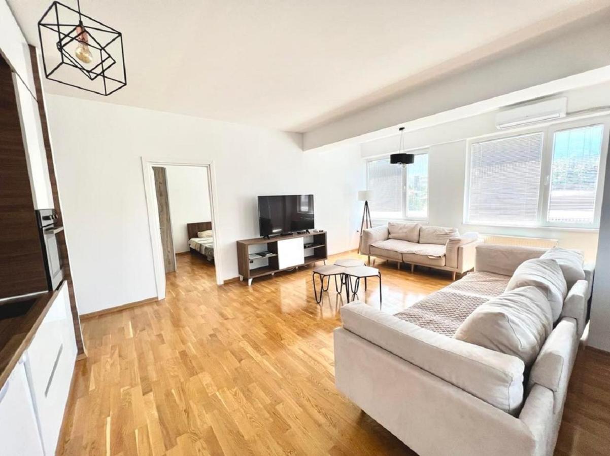 High-End Spacious Apartment Next To City Mall Skopje Extérieur photo