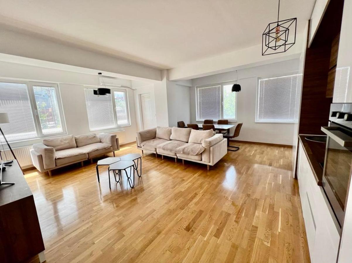 High-End Spacious Apartment Next To City Mall Skopje Extérieur photo