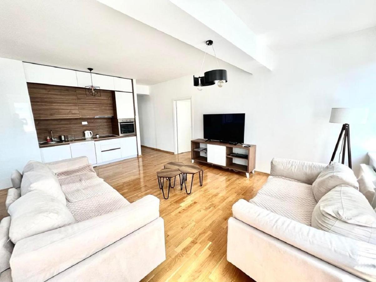 High-End Spacious Apartment Next To City Mall Skopje Extérieur photo