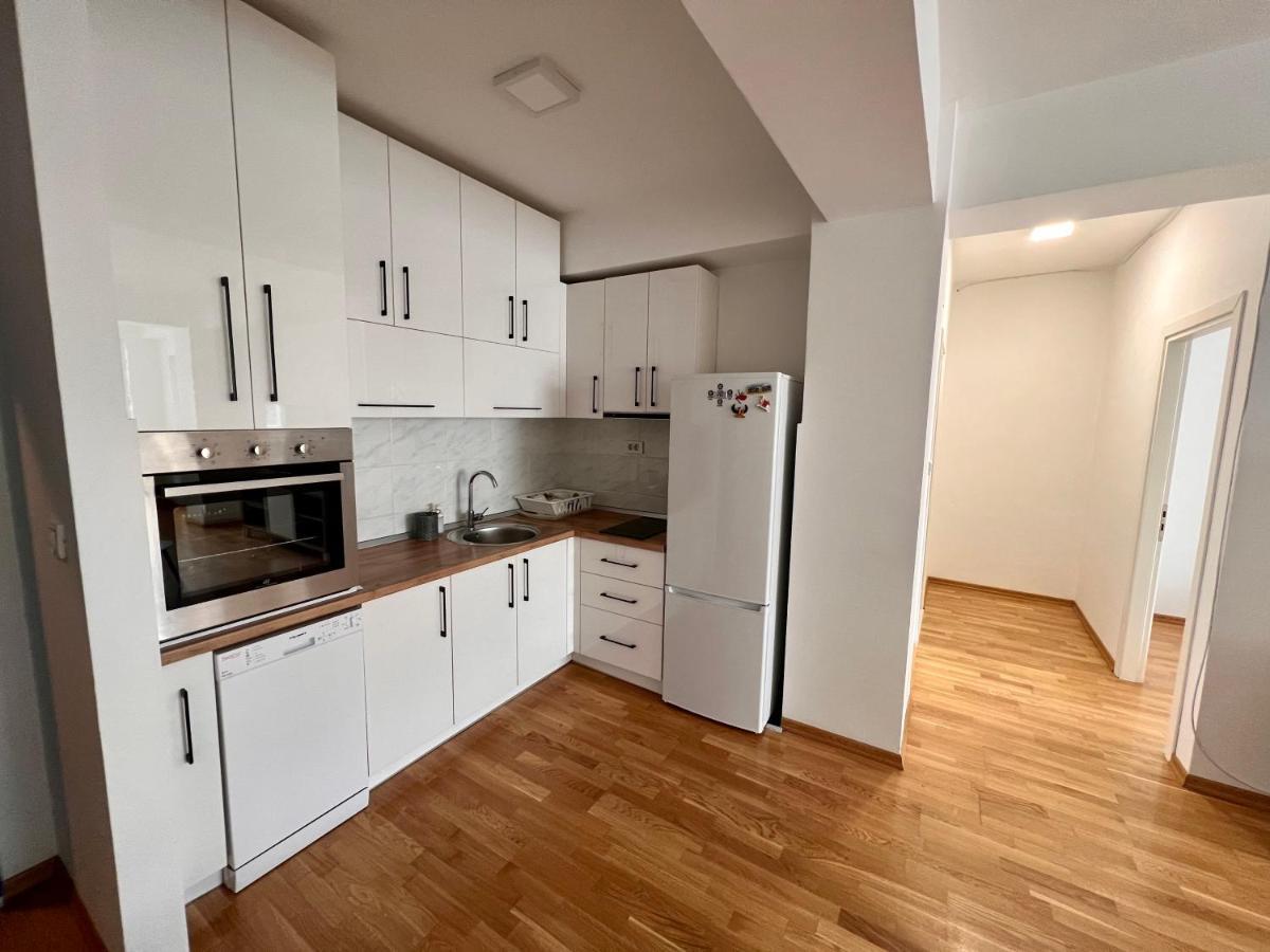 High-End Spacious Apartment Next To City Mall Skopje Extérieur photo