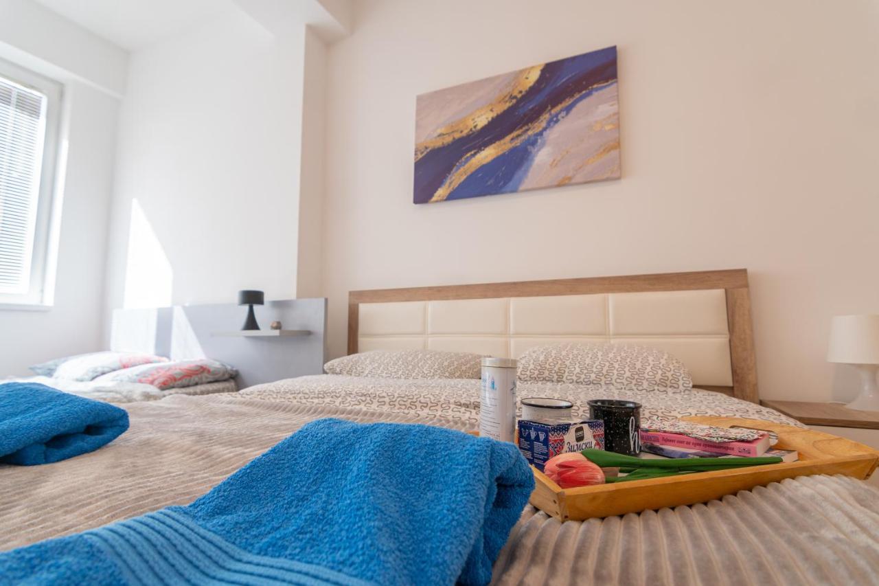 High-End Spacious Apartment Next To City Mall Skopje Extérieur photo