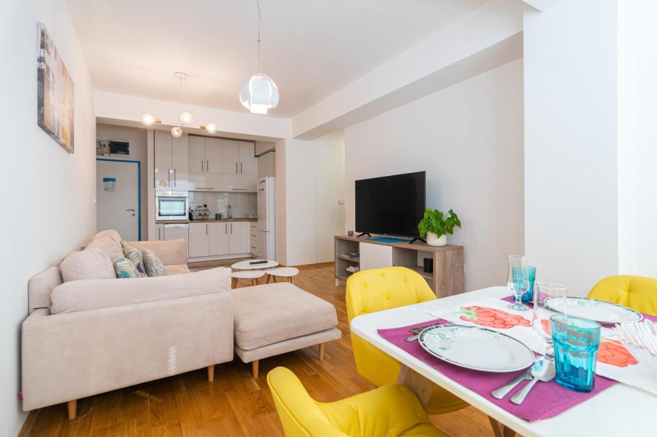 High-End Spacious Apartment Next To City Mall Skopje Extérieur photo