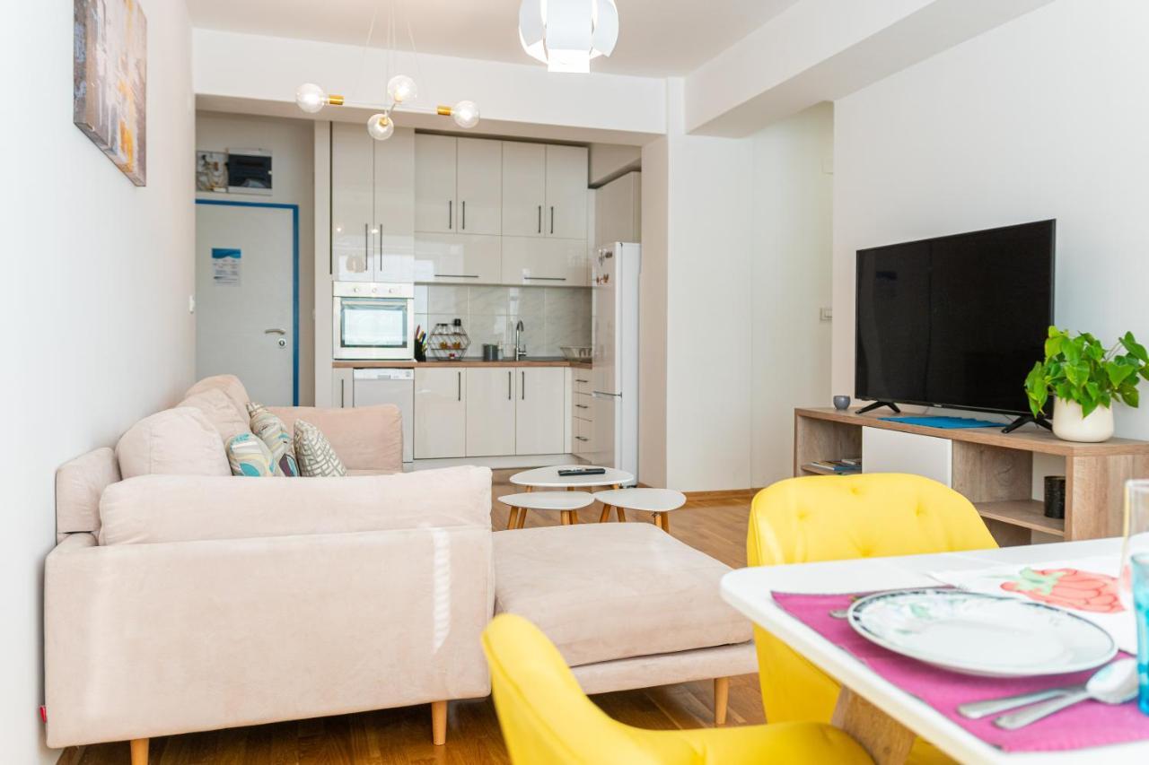 High-End Spacious Apartment Next To City Mall Skopje Extérieur photo