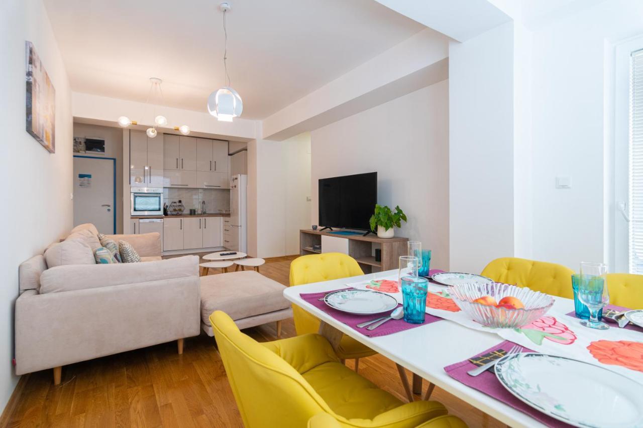 High-End Spacious Apartment Next To City Mall Skopje Extérieur photo