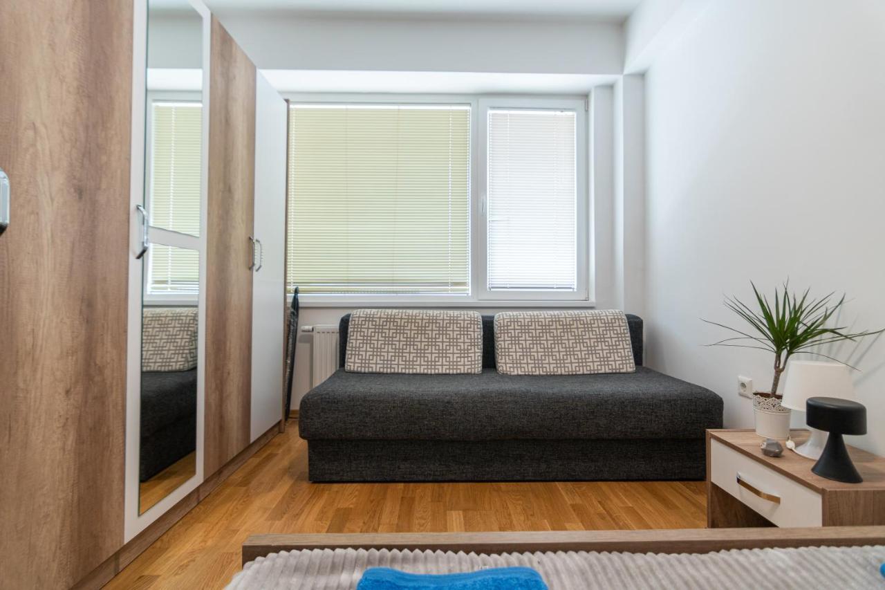 High-End Spacious Apartment Next To City Mall Skopje Extérieur photo