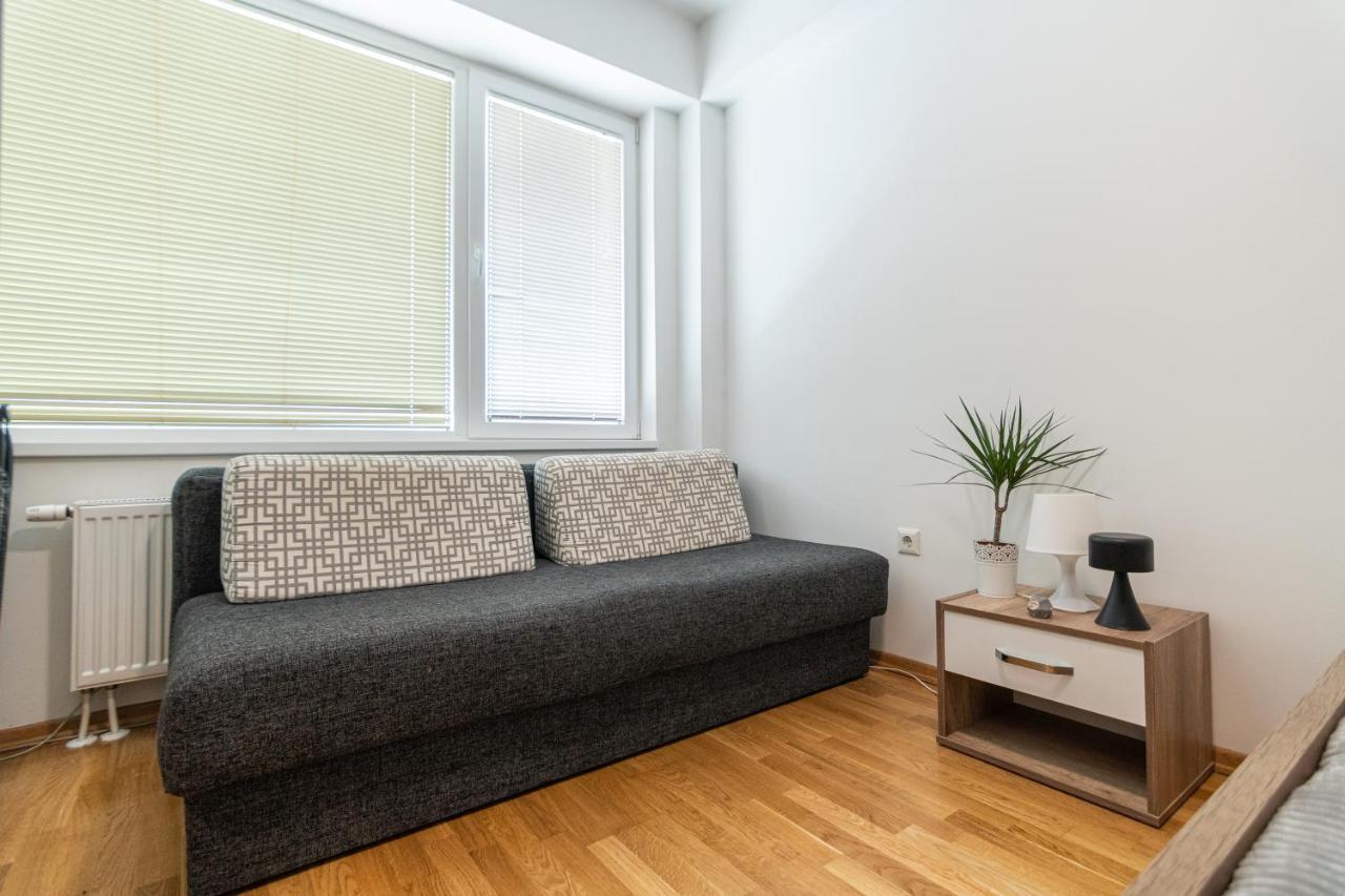 High-End Spacious Apartment Next To City Mall Skopje Extérieur photo