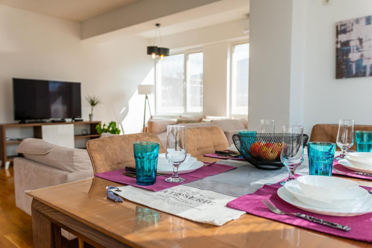 High-End Spacious Apartment Next To City Mall Skopje Extérieur photo