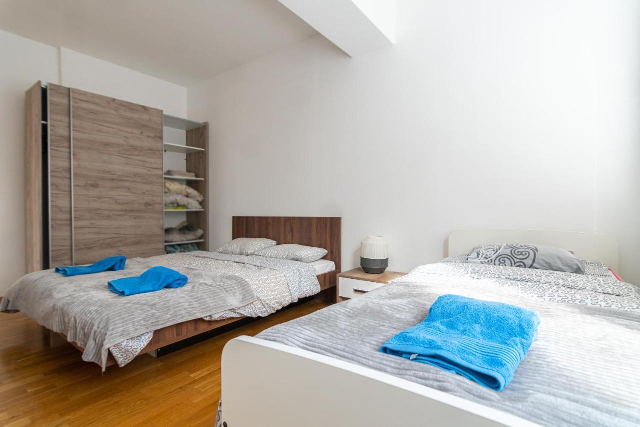 High-End Spacious Apartment Next To City Mall Skopje Extérieur photo
