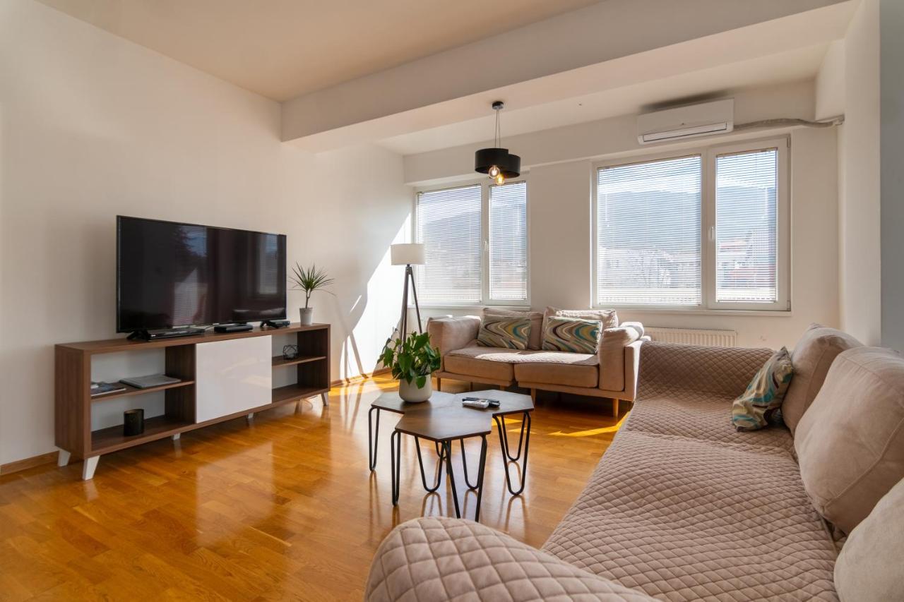 High-End Spacious Apartment Next To City Mall Skopje Extérieur photo