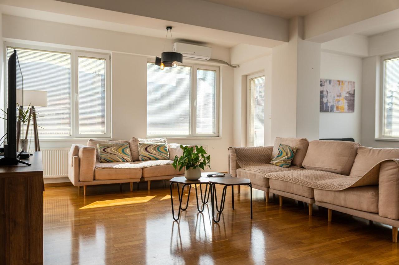 High-End Spacious Apartment Next To City Mall Skopje Extérieur photo