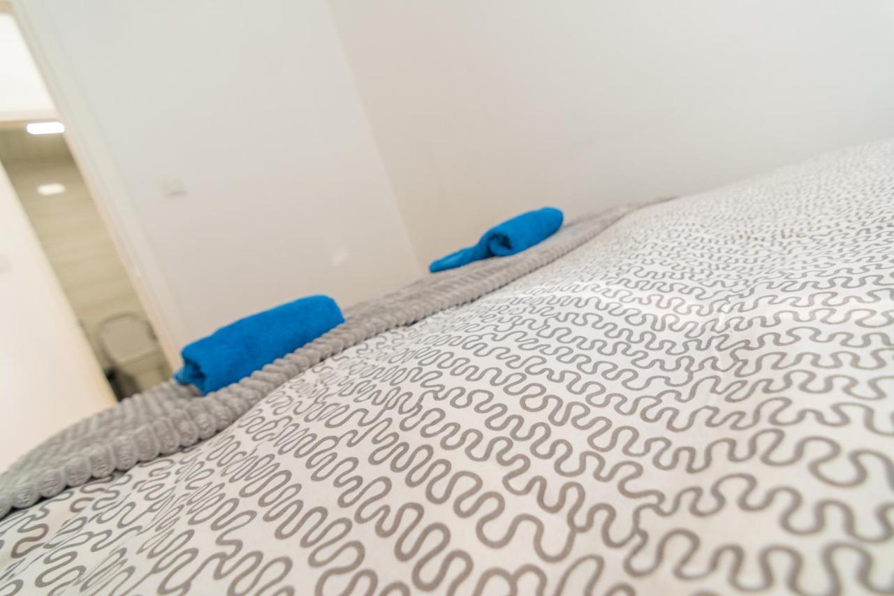 High-End Spacious Apartment Next To City Mall Skopje Extérieur photo