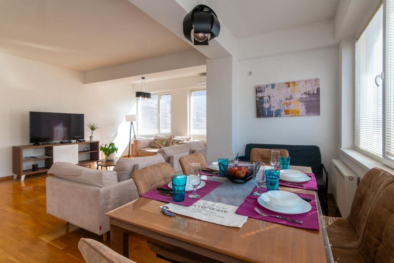 High-End Spacious Apartment Next To City Mall Skopje Extérieur photo