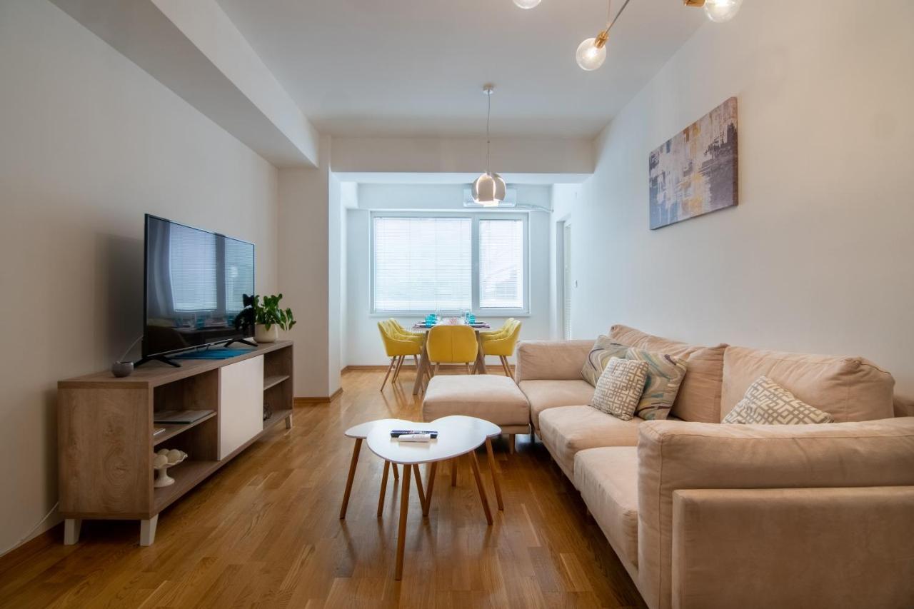 High-End Spacious Apartment Next To City Mall Skopje Extérieur photo