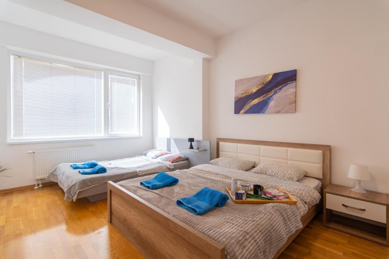 High-End Spacious Apartment Next To City Mall Skopje Extérieur photo