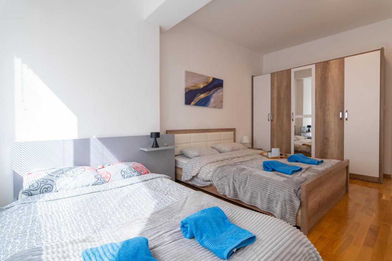 High-End Spacious Apartment Next To City Mall Skopje Extérieur photo
