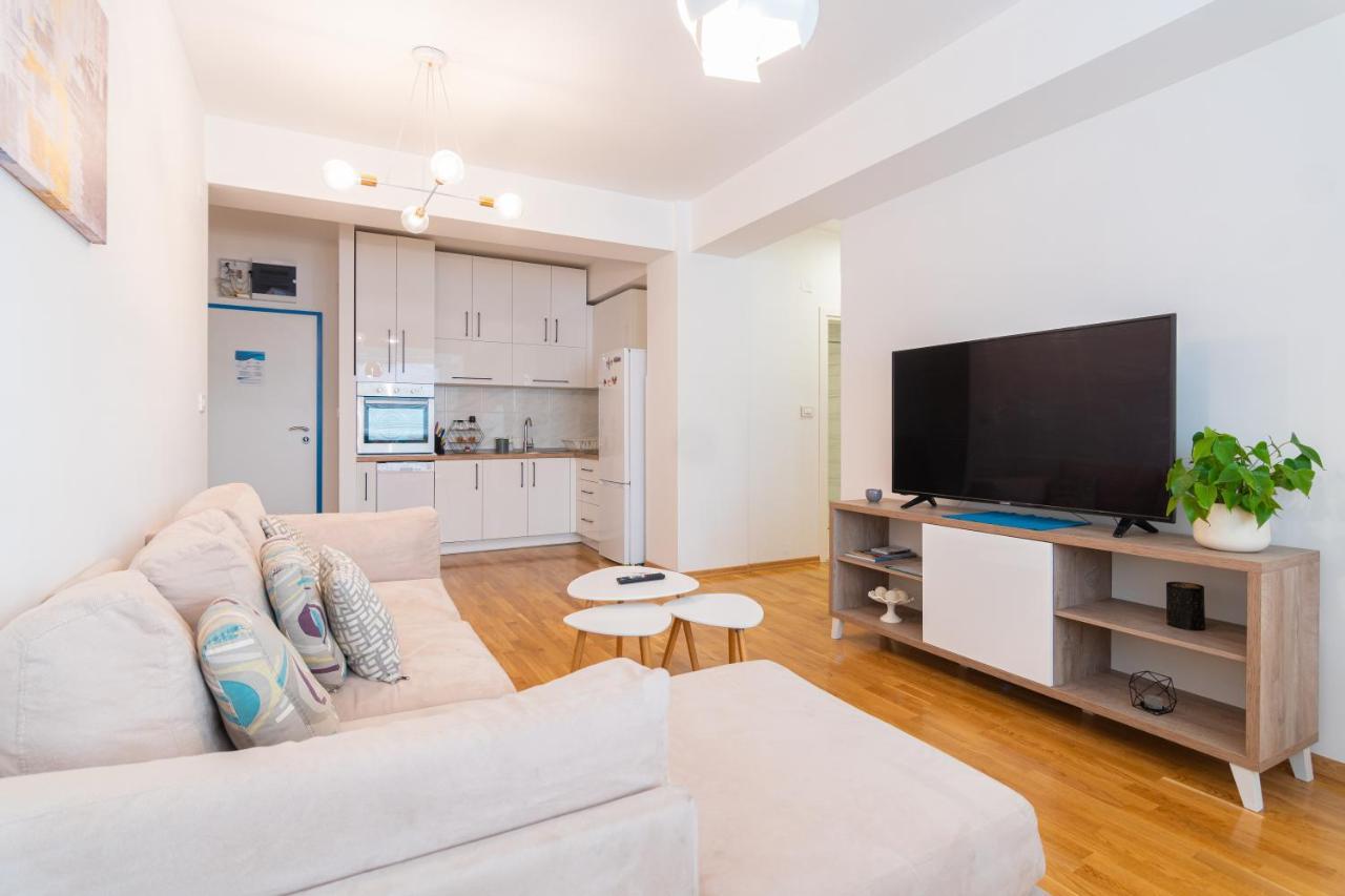 High-End Spacious Apartment Next To City Mall Skopje Extérieur photo