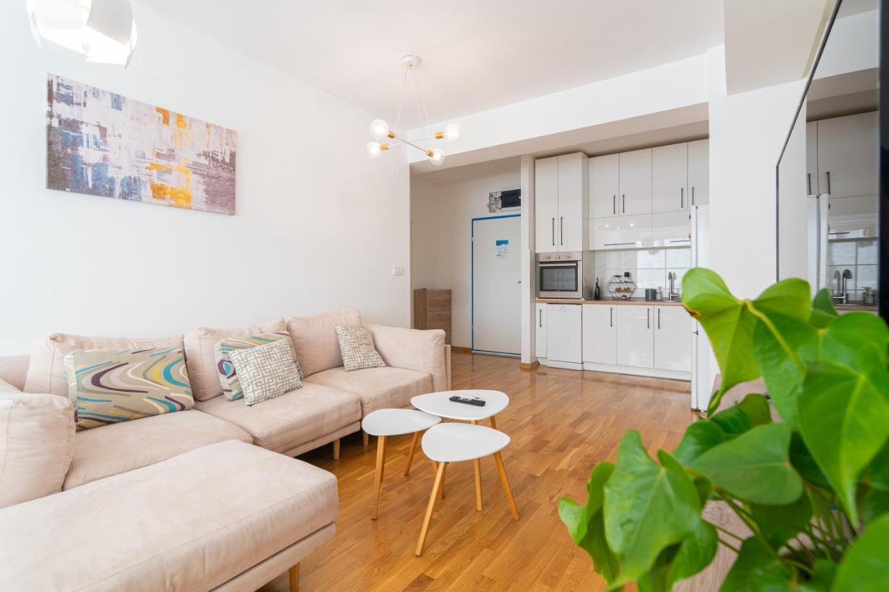 High-End Spacious Apartment Next To City Mall Skopje Extérieur photo