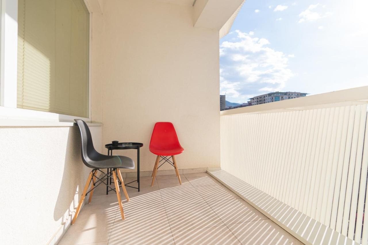 High-End Spacious Apartment Next To City Mall Skopje Extérieur photo